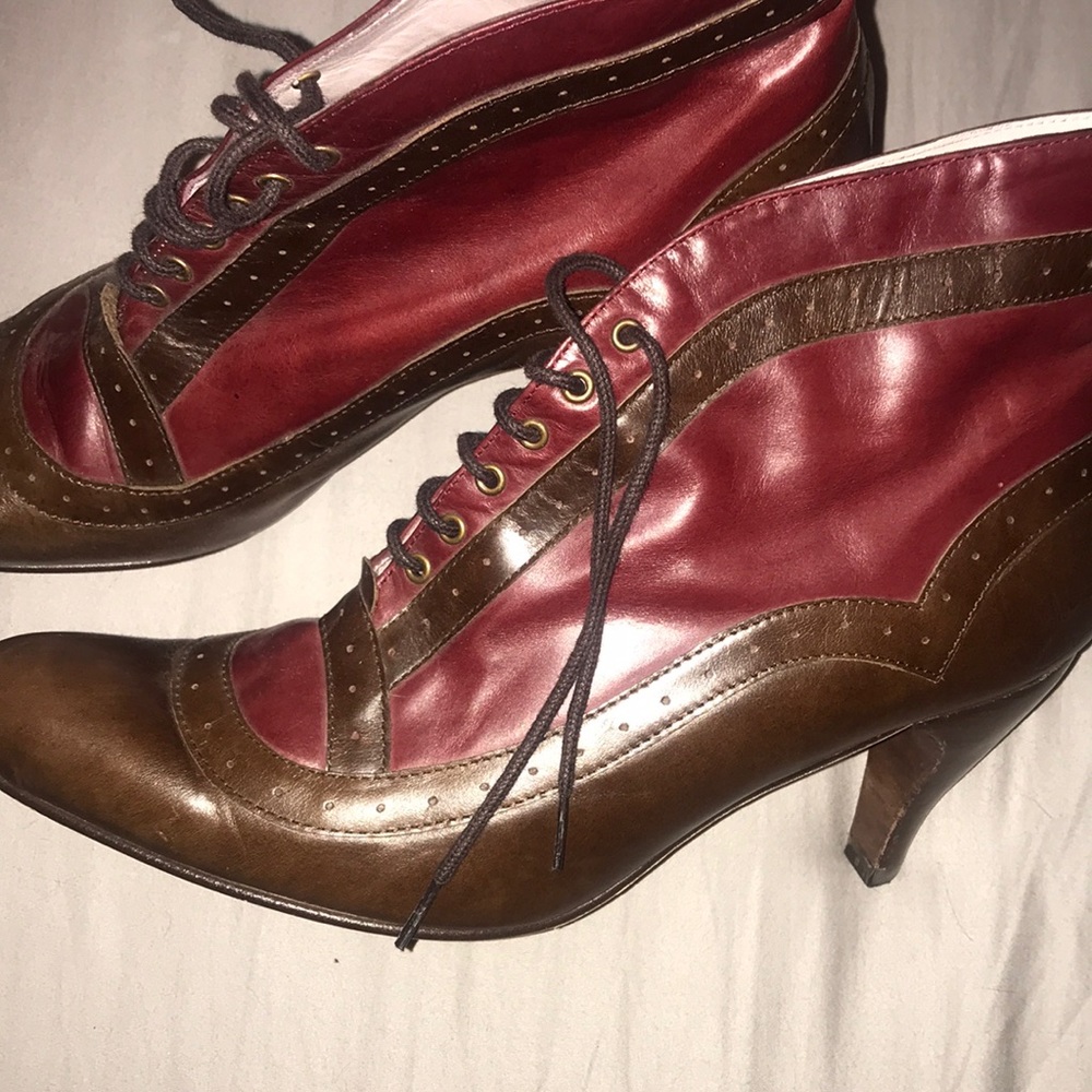 John fluevog vintage laced booties 9.5 heels